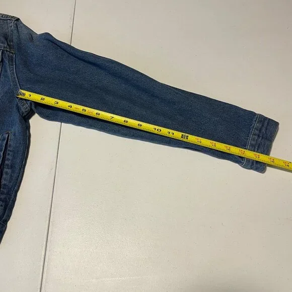 The Style Between Us Womens Medium Classic Blue Denim Jacket With Button Front - Picture 10 of 11